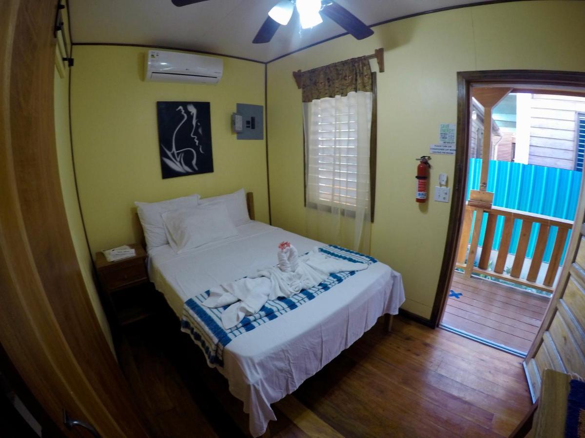 Chila'S Accommodations Caye Caulker Eksteriør billede